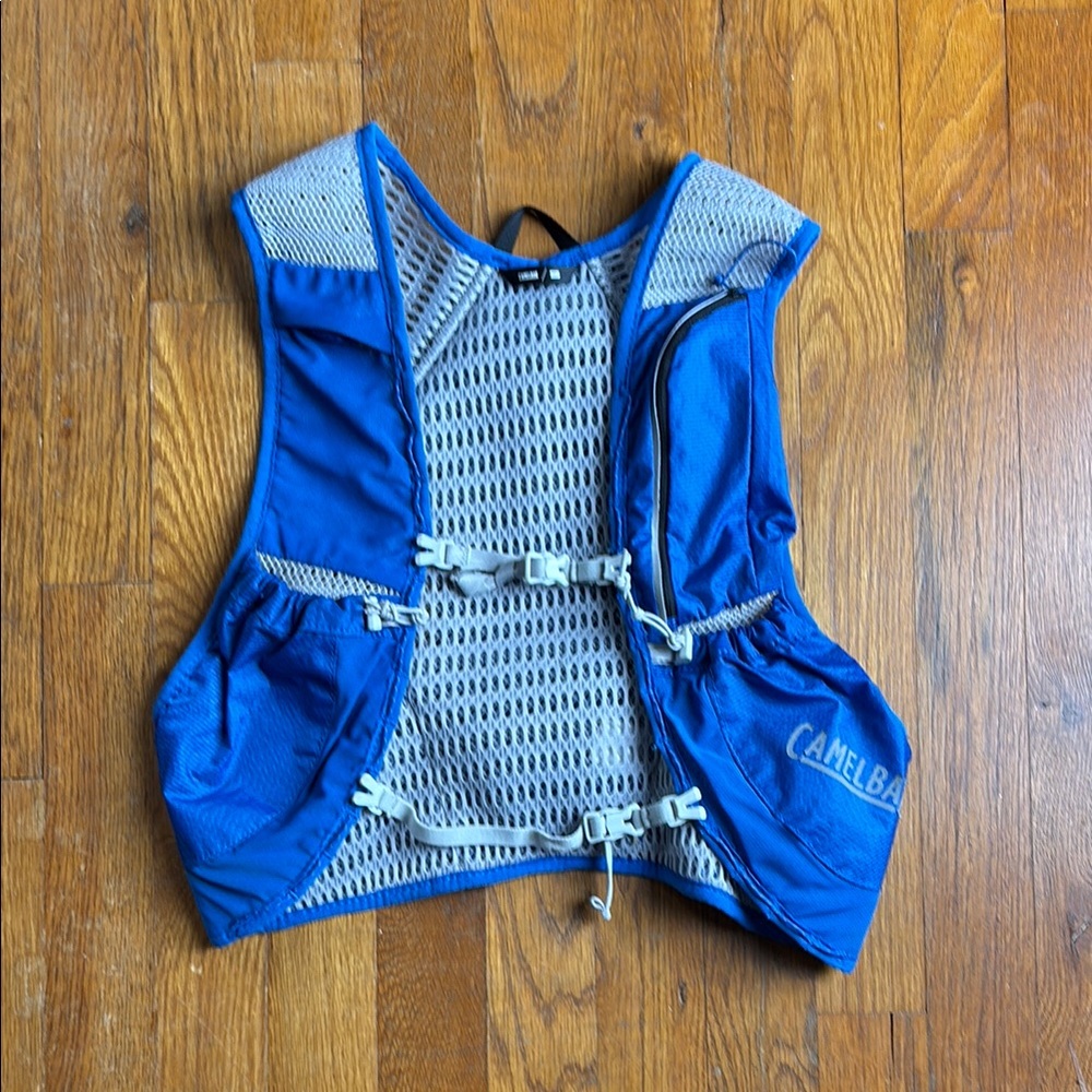 CamelBak Nano running / hiking vest. Minimalist style vest EUC